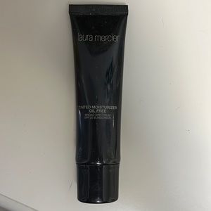 Laura Mercier Tinted Moisturizer Oil Free